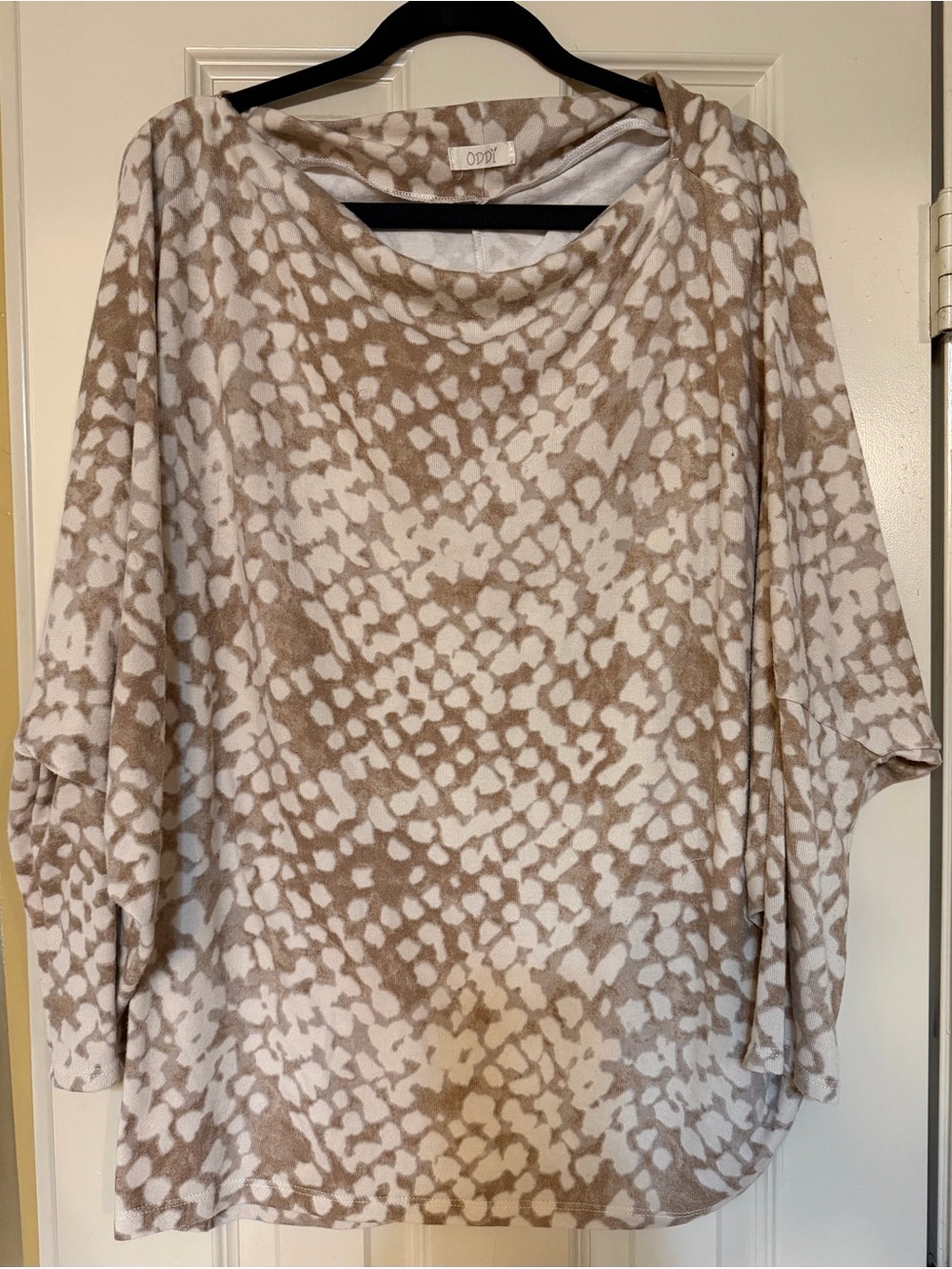 Oddi Taupe and White Patterned Women's Sweater